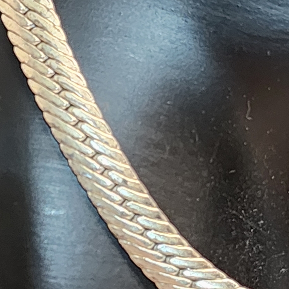 Vintage 80s Silver Plated Necklace with Intricate Detailing - Picture 4 of 8